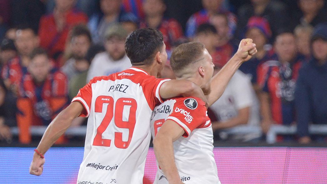 Estudiantes ganó de manera agónica y sueña con la Copa Libertadores
