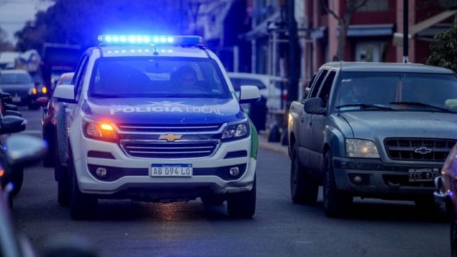 interceptaron a un conductor en la plata, lo amenazaron de muerte y le robaron el auto