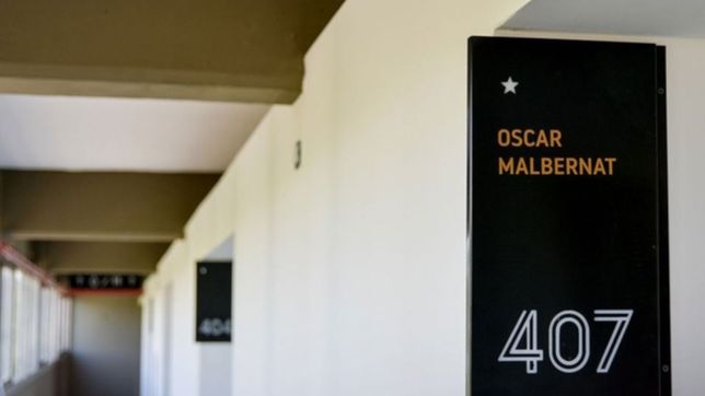tras la polemica por las tribunas, estudiantes puso el nombre de sus idolos en los palcos