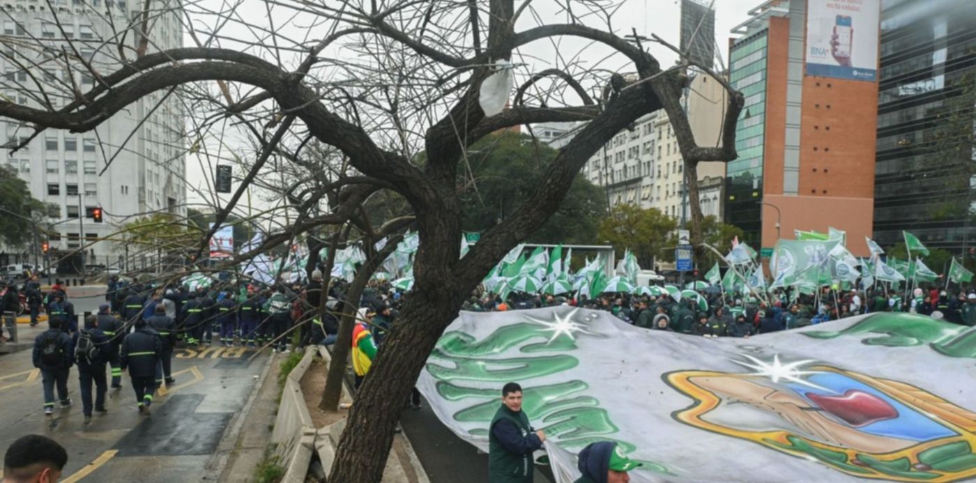 Marcha de la CGT en Plaza de Mayo