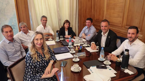 La mesa política del Gobierno define la reforma electoral mientras se profundiza el reclamo universitario La mesa política del Gobierno define la reforma electoral mientras se profundiza el reclamo universitario