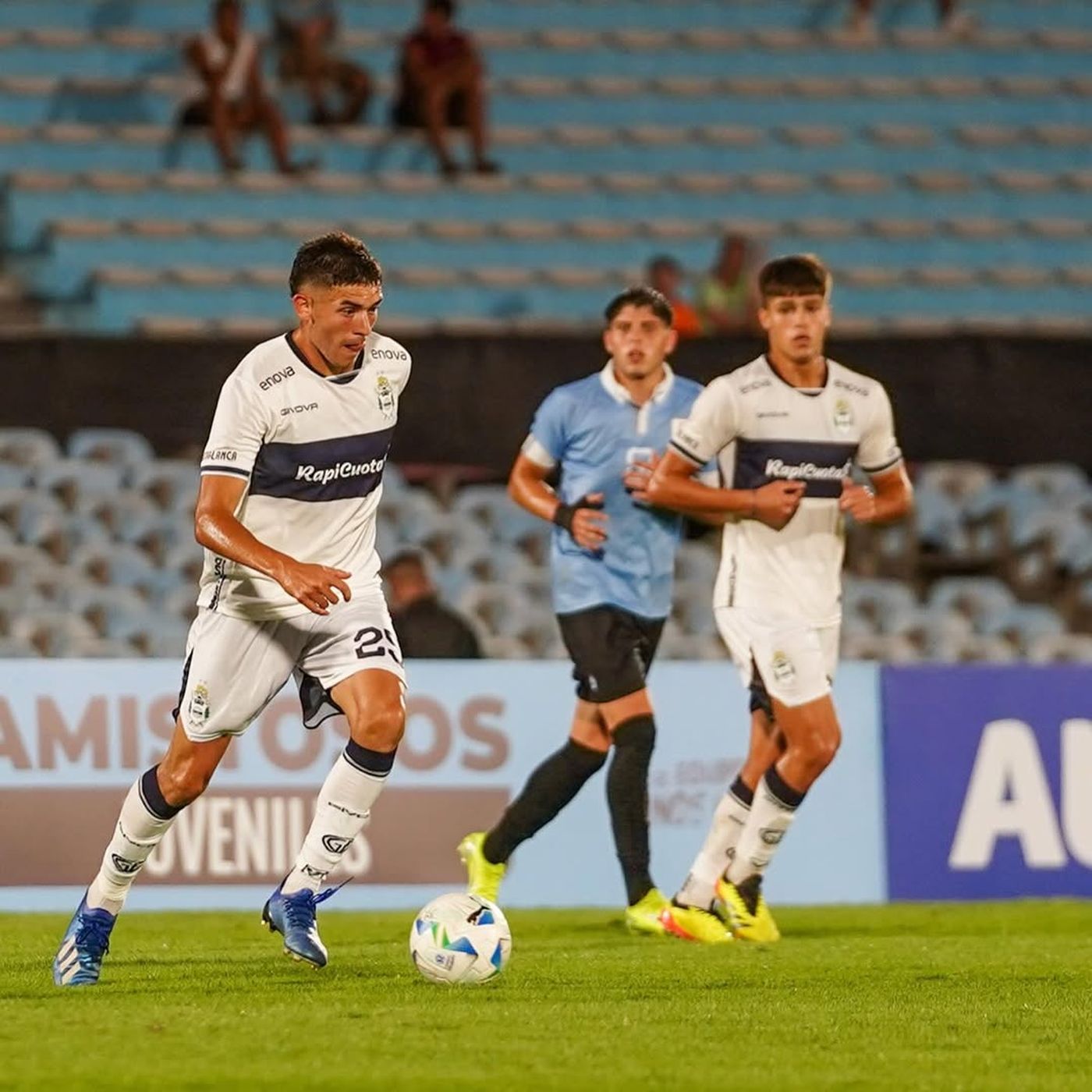 Alan Sosa en su regreso a Gimnasia.