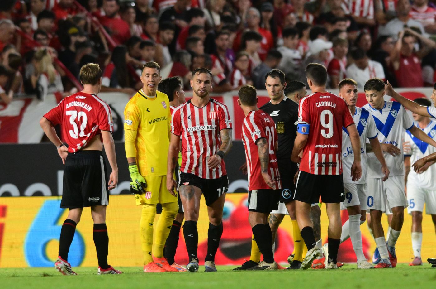 Estudiantes Vélez  bronca derrota