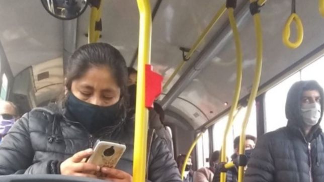 los micros de la plata repletos en plena cuarentena