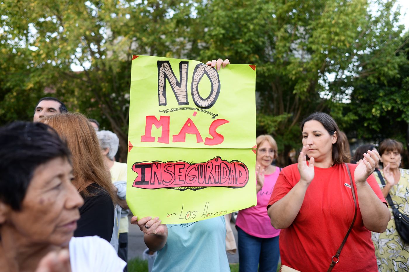 Protesta de vecinos de Los Hornos por la inseguridad (2).jpeg