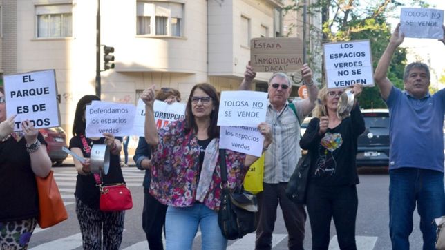 con cacerolas y bocinas, asambleistas reclamaron la expropiacion de un predio inundable