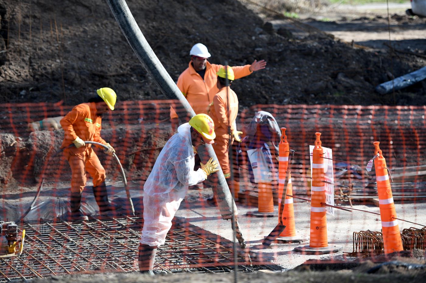 Obras hidráulicas desagües fluviales 131 y 68 Los Hornos (10).JPG