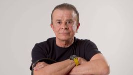 en la previa del aniversario de la plata, meridiano v es escenario de una pena con antonio tarrago ros en la previa del aniversario de la plata, meridiano v es escenario de una pena con antonio tarrago ros