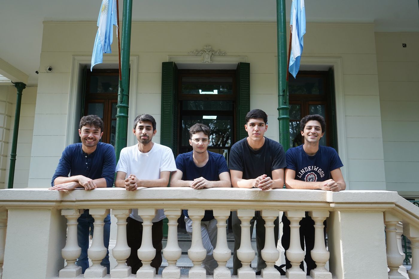 Parte del equipo de la facultad de Ingeniería de la UNLP que trabaja en el proyecto CANSAT