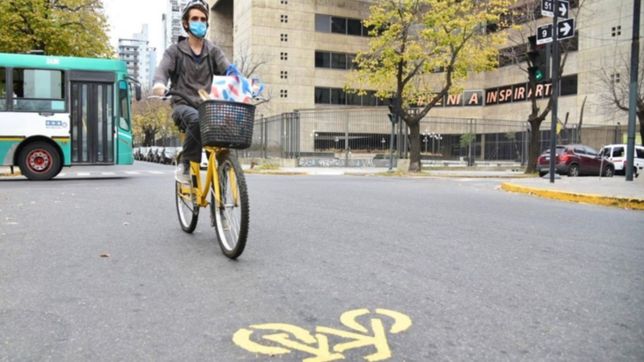 aprueban un sistema de prestamo y alquiler de unas tres mil bicicletas en la plata