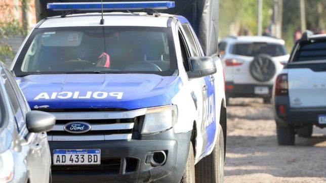 un grupo de cinco chicos intento robar en una casa de la plata con un arma de juguete