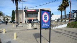 dos jovenes que circulaban en moto chocaron con un poste en ringuelet y terminaron gravemente heridos dos jovenes que circulaban en moto chocaron con un poste en ringuelet y terminaron gravemente heridos