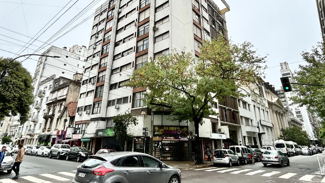 la fulp le puso fecha a la nueva clase publica que se realizara en la puerta de la casa platense de adorni