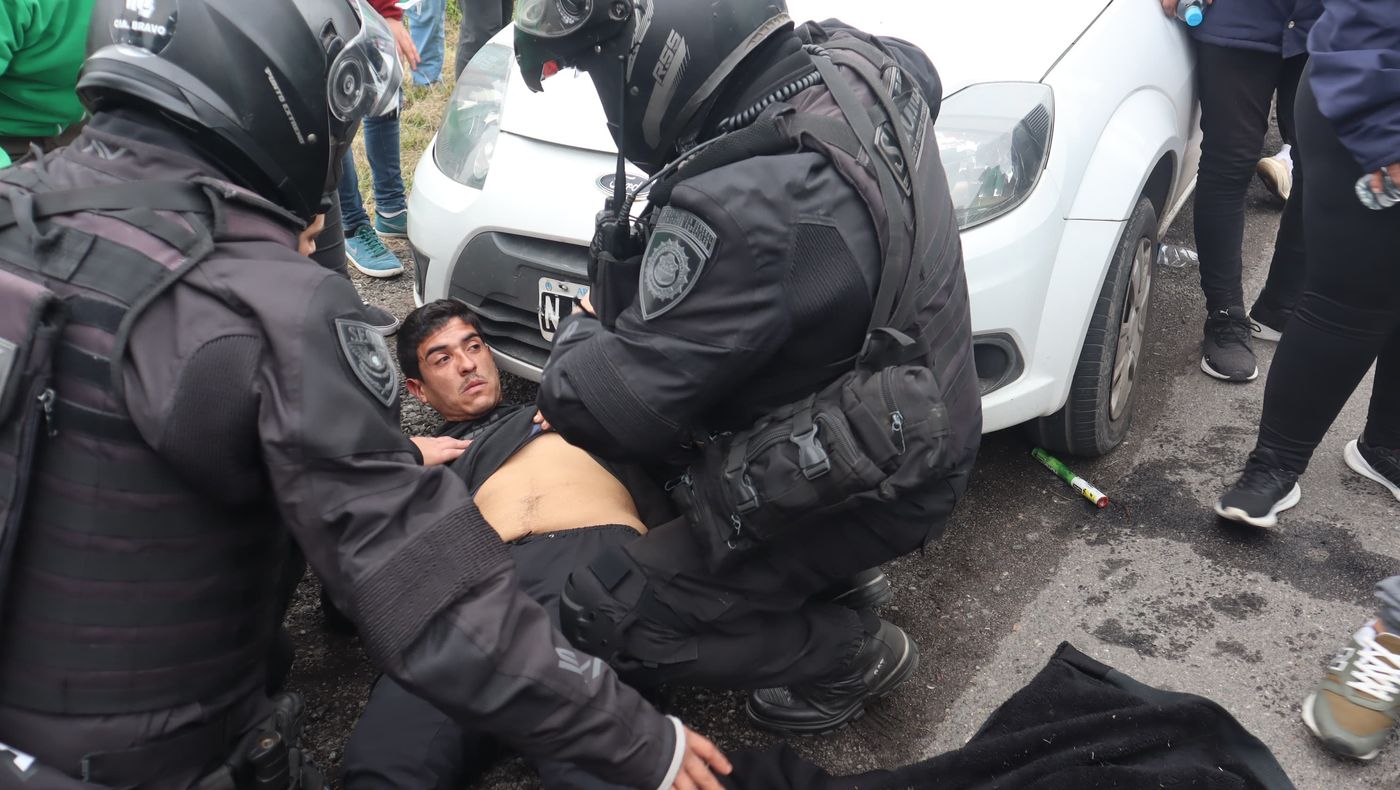 Represión en Córdoba 25 de Mayo (2).jpg