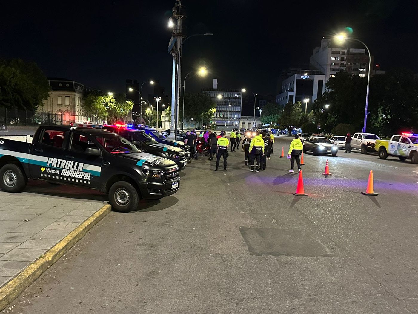 Agentes de Control Urbano, de la Agencia de Seguridad Vial, Protección Civil y de la Policía Motorizada realizaron varios operativos en La Plata. Agentes de Control Urbano, de la Agencia de Seguridad Vial, Protección Civil y de la Policía Motorizada realizaron varios operativos en La Plata.