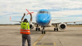 los trabajadores aeronauticos se suman al paro general de la cgt: ¿que pasara con los vuelos? los trabajadores aeronauticos se suman al paro general de la cgt: ¿que pasara con los vuelos?