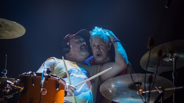 el baterista de los piojos y ¿un mensaje para micky rodriguez?