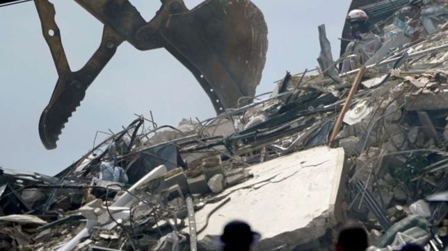 encontraron 10 cuerpos mas y ya son 46 los muertos por el derrumbe en miami