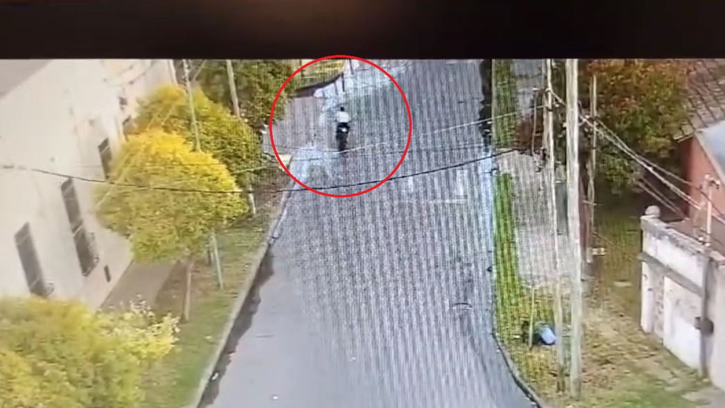 Un joven perdió el control de su moto, chocó y murió en el hospital