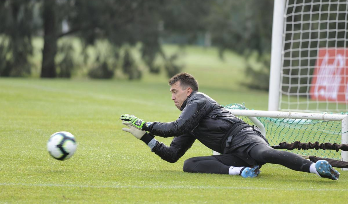 Fernando Muslera entrenamiento.png