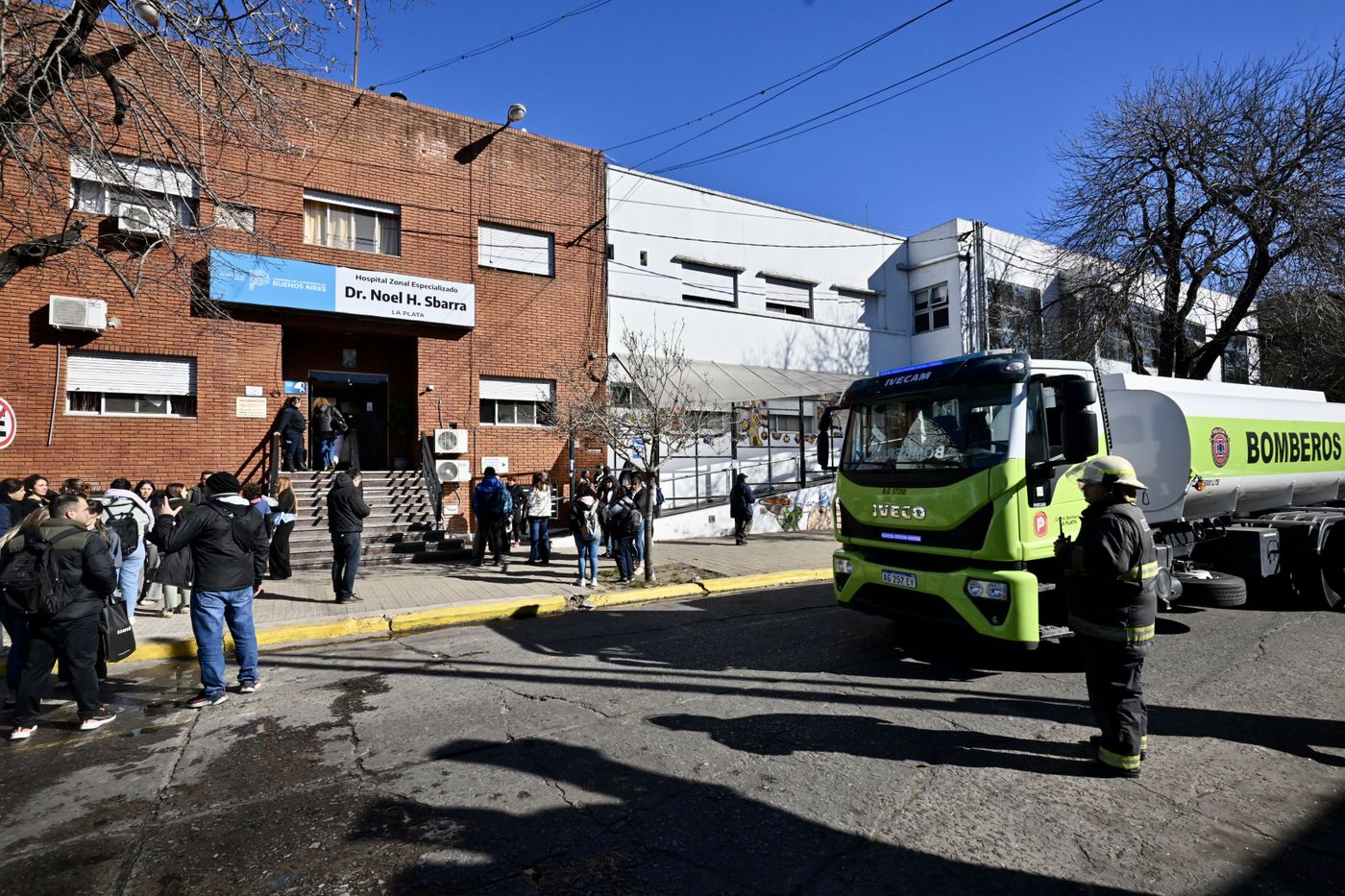 Principio de incendio y evacuación en el Hospital Sbarra (2)