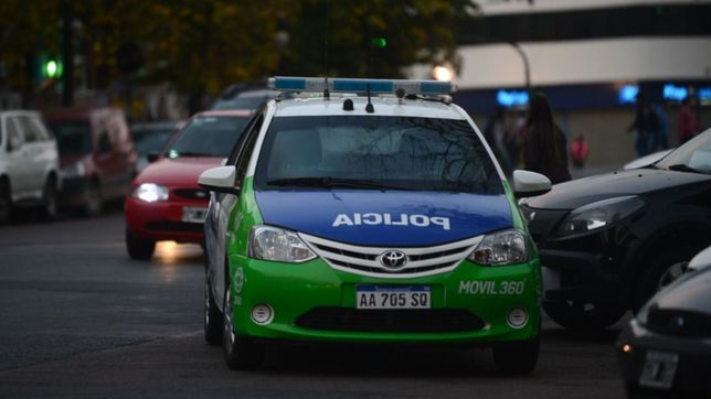 la plata: vecinos descubrieron a un hombre abusando de una nena y lo lincharon