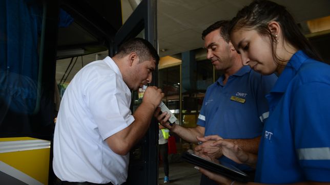piden que los controles de alcoholemia sean obligatorios para los choferes de micros de larga distancia