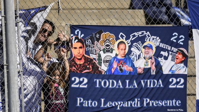los hinchas acompanaron al lobo en san nicolas