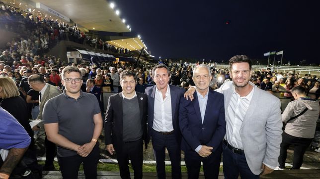 julio alak y axel kicillof participaron del gran premio dardo rocha en el hipodromo