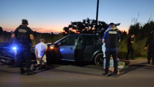 caen dos peligrosos delincuentes en la plata con casi un kilo de droga