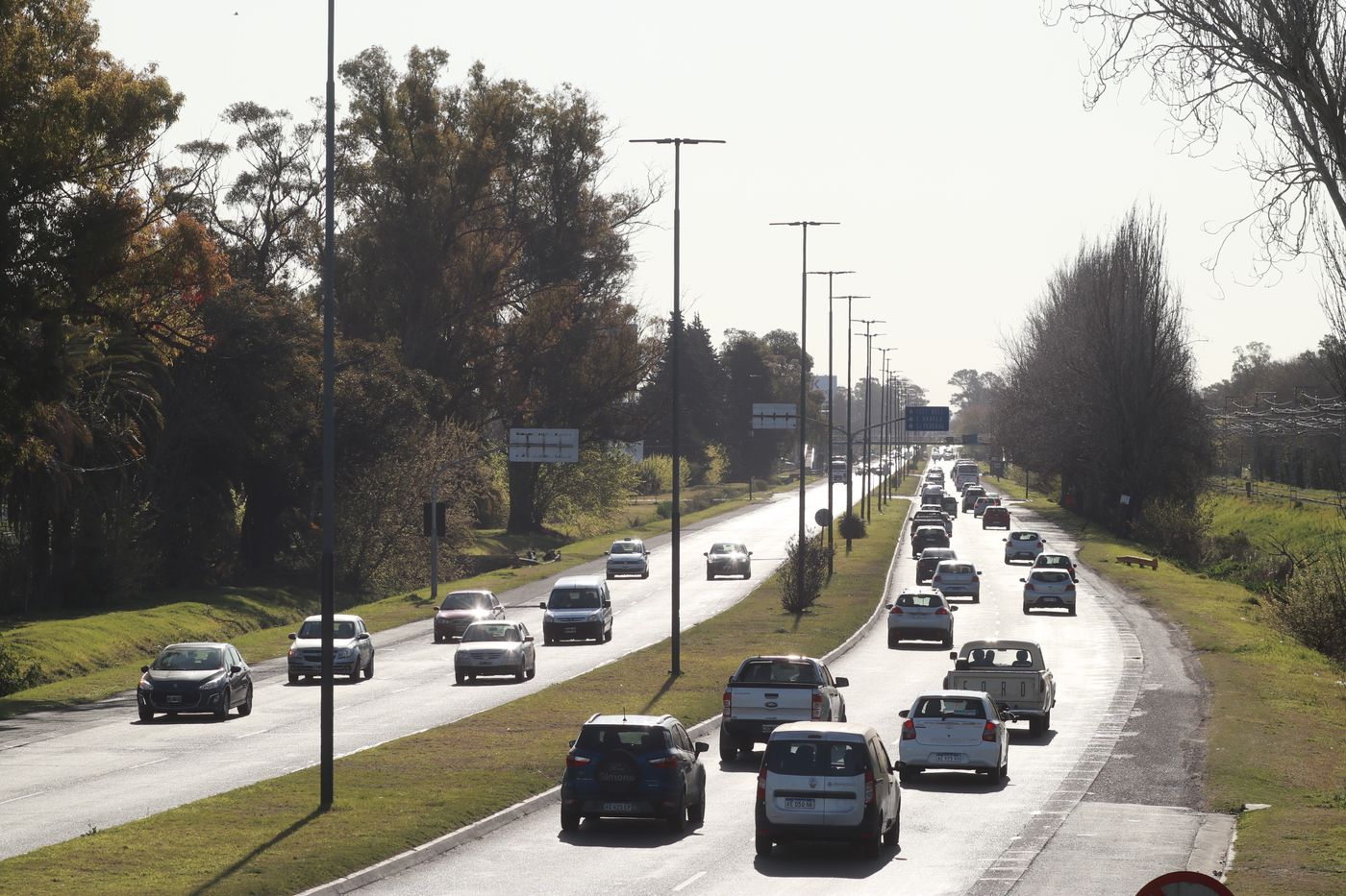 La velocidad máxima para circular por Camino Centenario fue modificada y ahora será de 60 km/h en toda la traza.