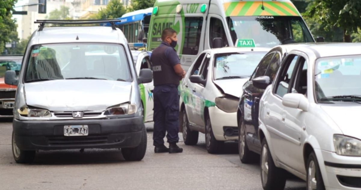 Un herido y susto en pleno centro de La Plata por un choque en cadena