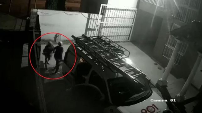 tres chicos entraron a la casa de un empleado y le robaron sus herramientas de trabajo