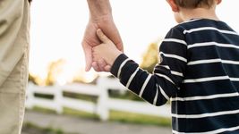 Construir espacios de diálogo en los que la escucha activa y la empatía sean protagonistas Construir espacios de diálogo en los que la escucha activa y la empatía sean protagonistas