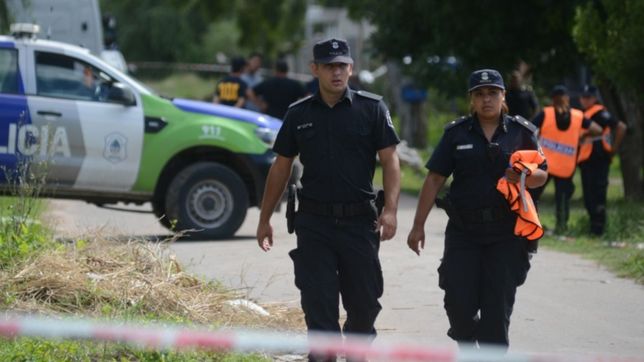 tension en un barrio de la plata: un hombre se disparo cuando la policia lo iba a detener