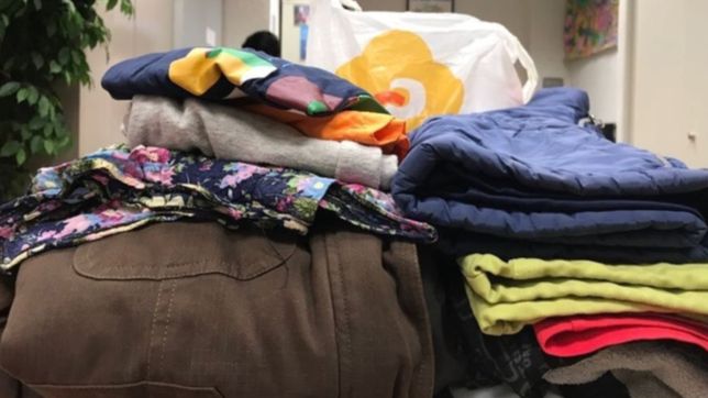 udec lanzo una campana solidaria en la plata para combatir el frio: ?un amigo, un abrigo?