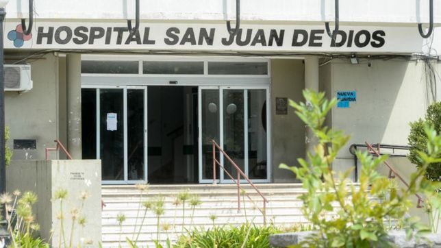 un caso de violencia domestica termino con un joven al borde de la muerte en la plata