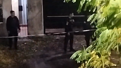 Disparos, pedradas y conmoción: un operativo policial terminó con fuertes disturbios en Tolosa Disparos, pedradas y conmoción: un operativo policial terminó con fuertes disturbios en Tolosa