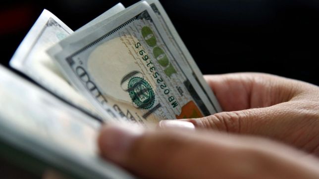 el dolar blue tuvo otra jornada de suba y alcanzo su nuevo record historico