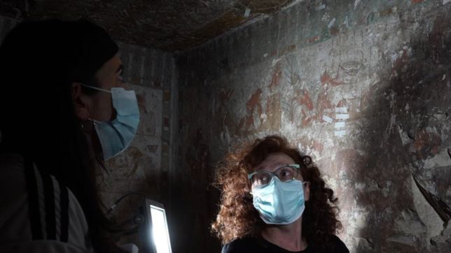 investigadoras de la unlp hallaron la entrada de una tumba egipcia y objetos faraonicos