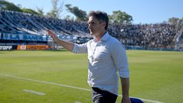 el especial regalo que la dirigencia de gimnasia le dio a los mellizos barros schelotto el especial regalo que la dirigencia de gimnasia le dio a los mellizos barros schelotto