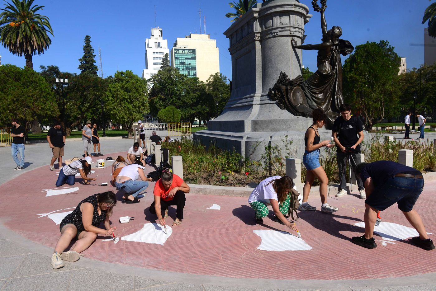 La identidad platense  es la Noche de los Lápices, los pañuelos blancos y la búsqueda incansable de justicia.