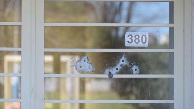 asi quedo la casa de villa elvira donde un policia baleo a su expareja