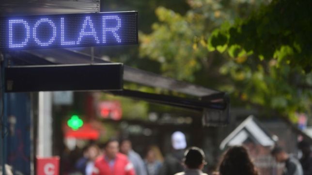 el dolar no se detiene: en la plata cerro mas de dos pesos arriba que en el banco nacion