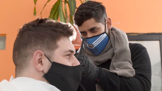 reabrieron las peluquerias en la plata y ya se respira otro aire
