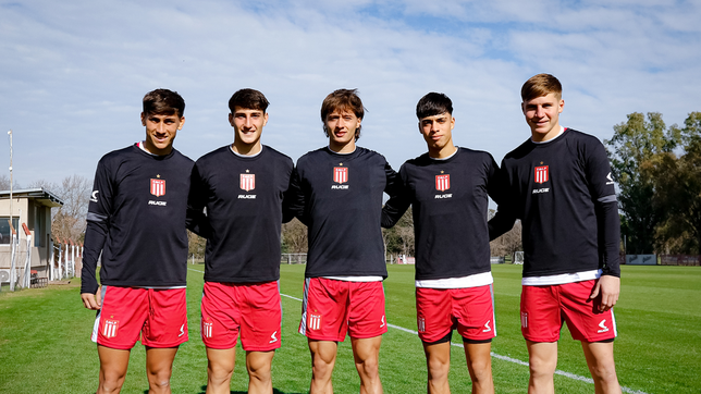 eduardo dominguez dio una lista corta, sin juveniles y no completa el banco de suplentes