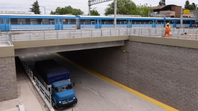 abrieron por completo el paso bajo nivel del tren roca en 1 y 32