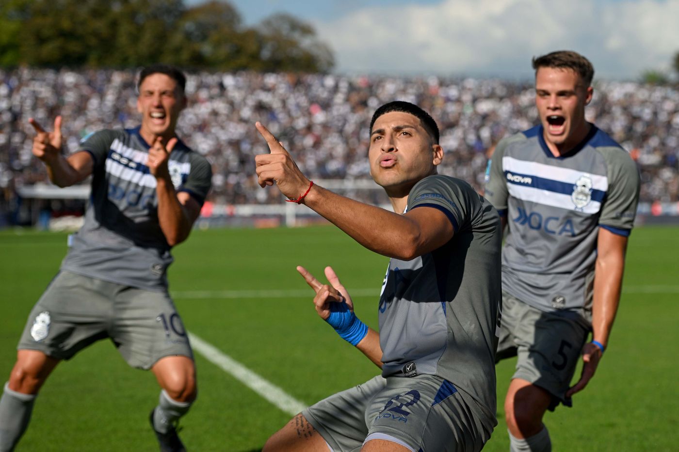 Gimnasia Estudiantes de Río Cuarto festejo Torres gol