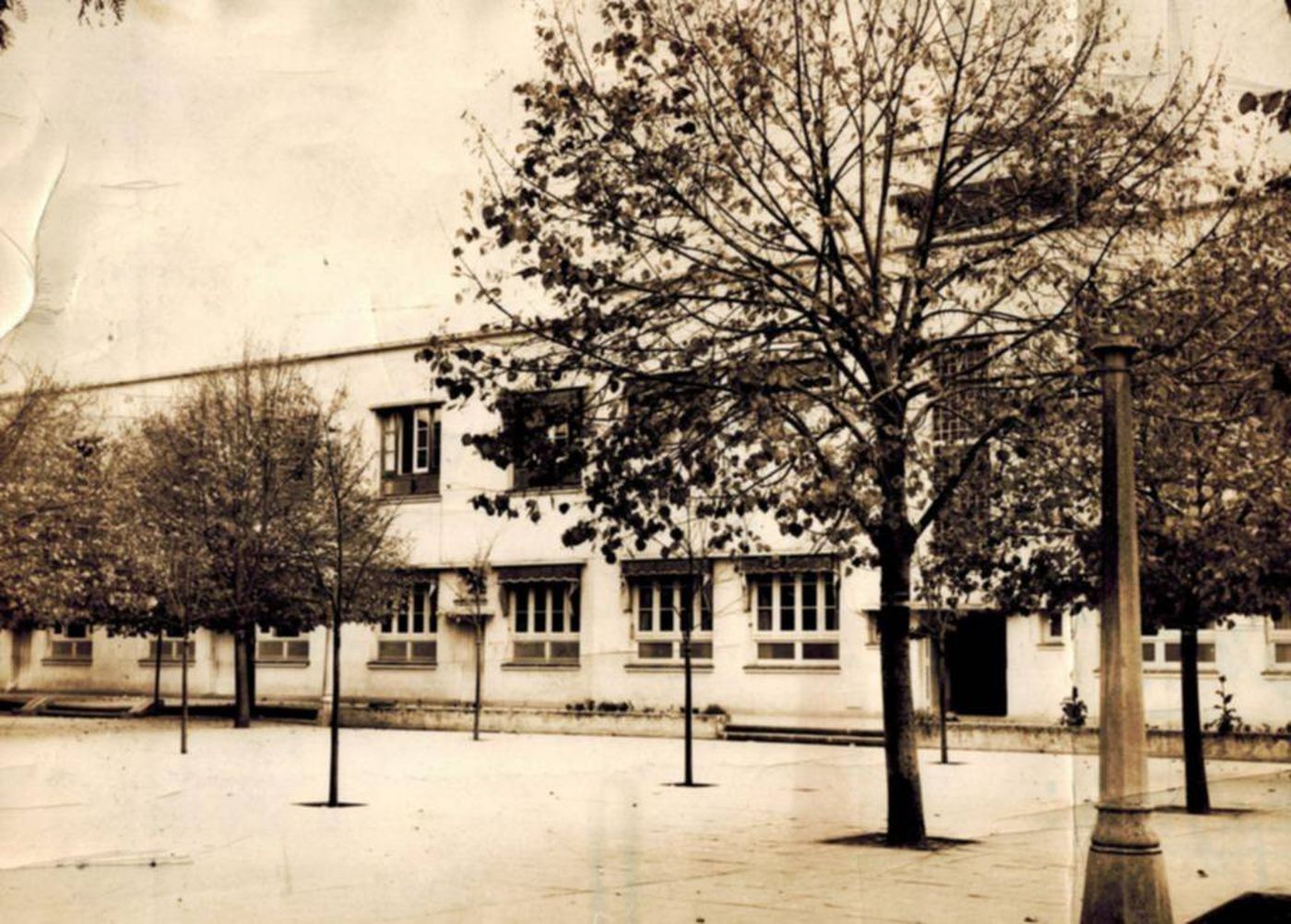 El español pasó por la Anexa, primer peldaño de la educación. 
