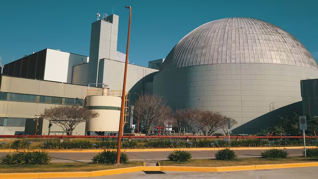 avanzan con las privatizaciones y venderan acciones de la empresa que controla las centrales nucleares